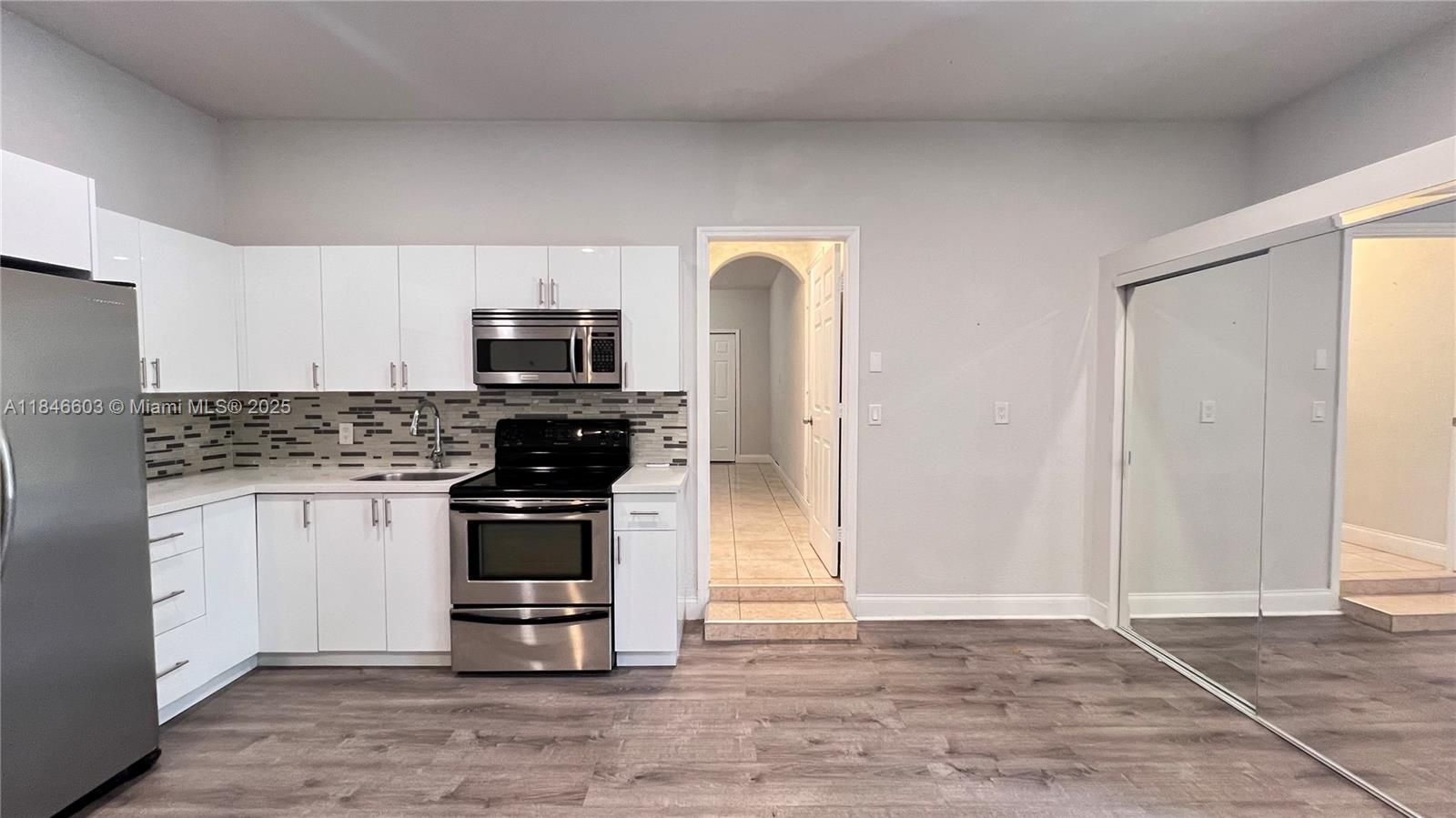 Spacious efficiency in Homestead with Water, Electricity and WIFI included. Its a must see!