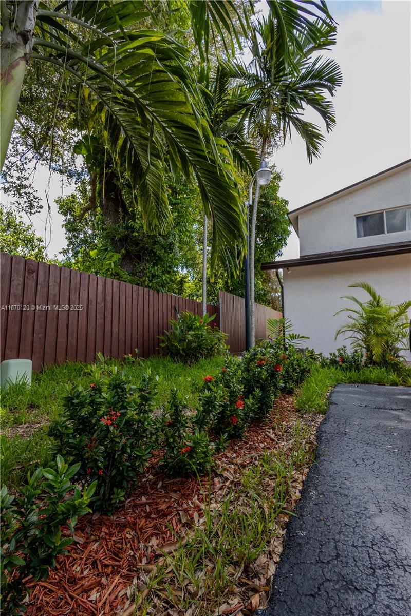 TWIN HOMES VILLAGE II CON - Residential