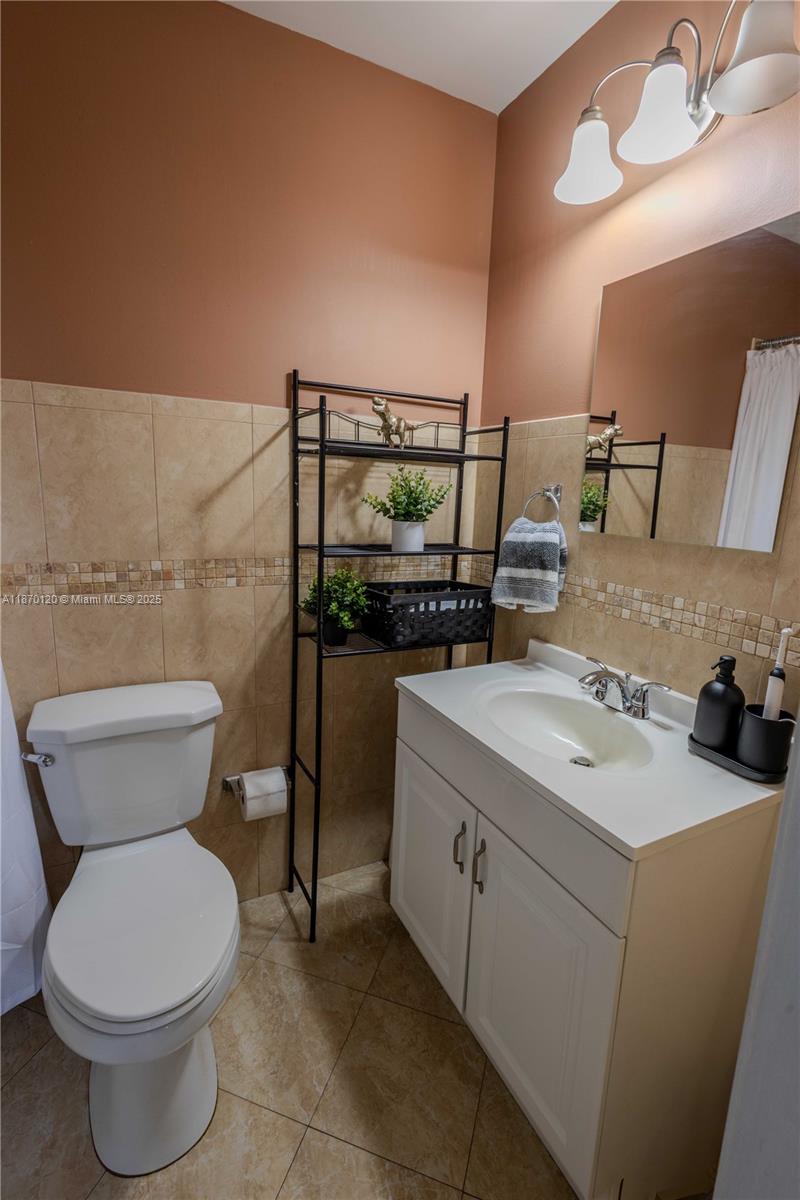 TWIN HOMES VILLAGE II CON - Residential