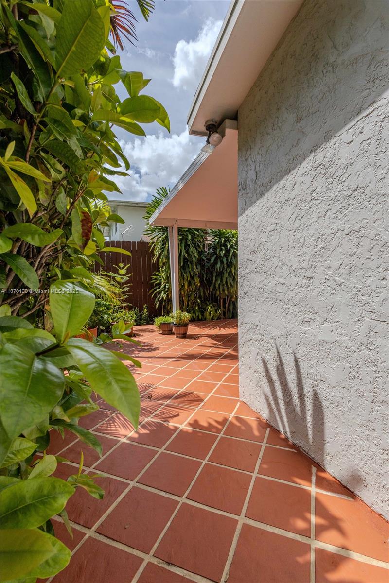 TWIN HOMES VILLAGE II CON - Residential