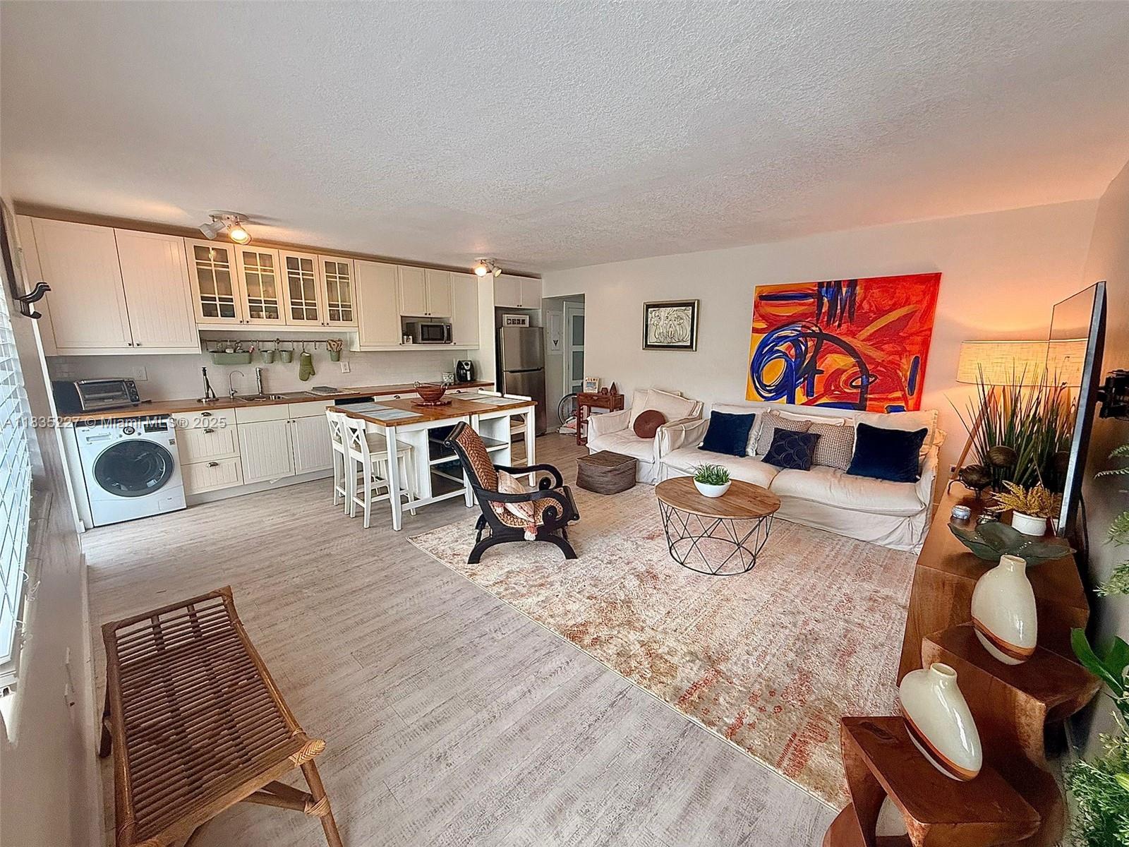 224 Meridian Ave 10