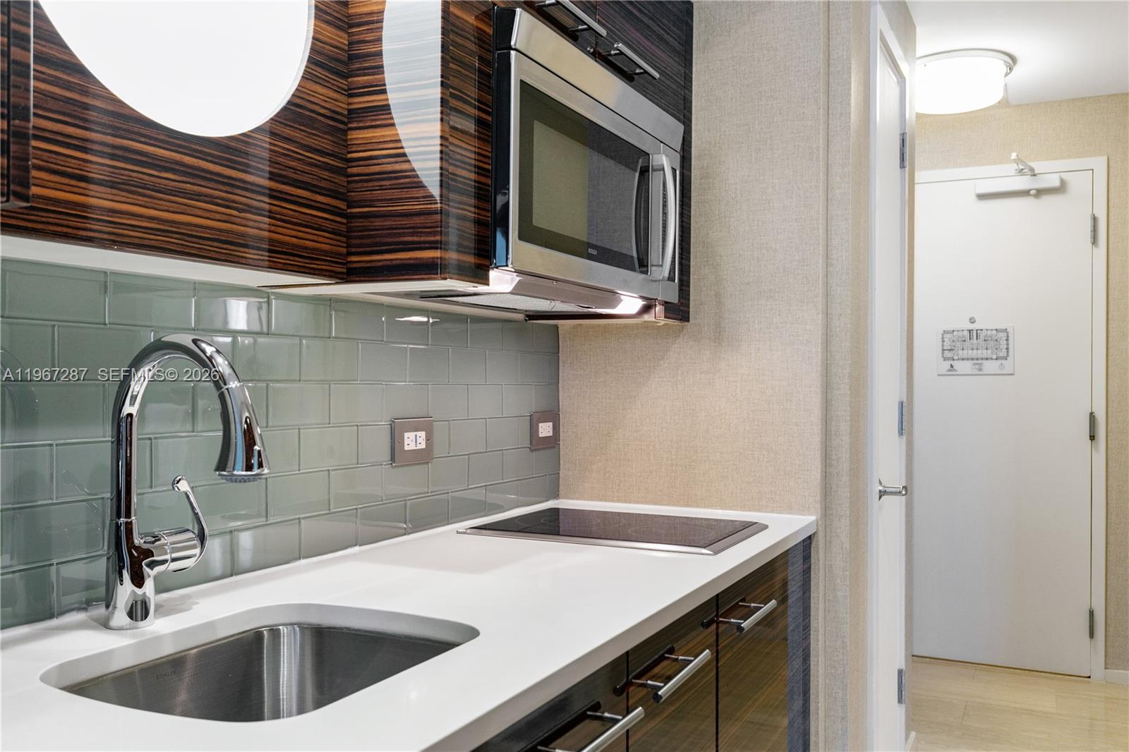 551 FLB CONDOMINIUM HOTEL - Residential