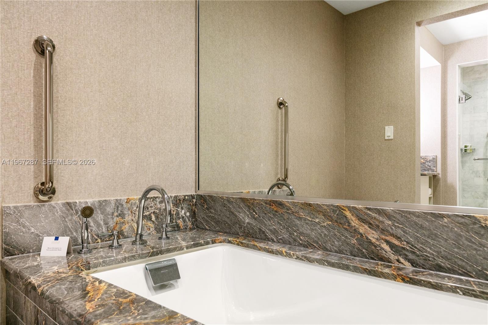 551 FLB CONDOMINIUM HOTEL - Residential