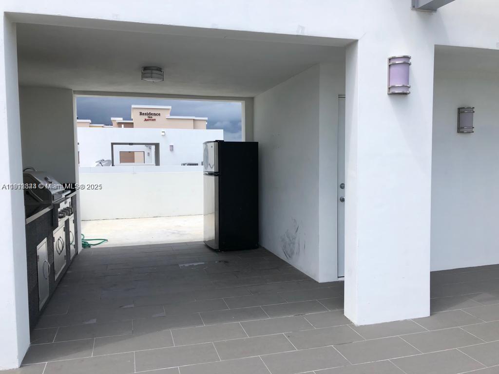 CONTEMPO TOWNHOMES - Residential Lease
