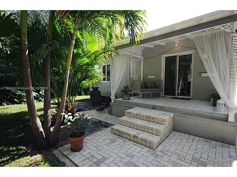 MIAMI SHORES SEC 6 - Residential Lease