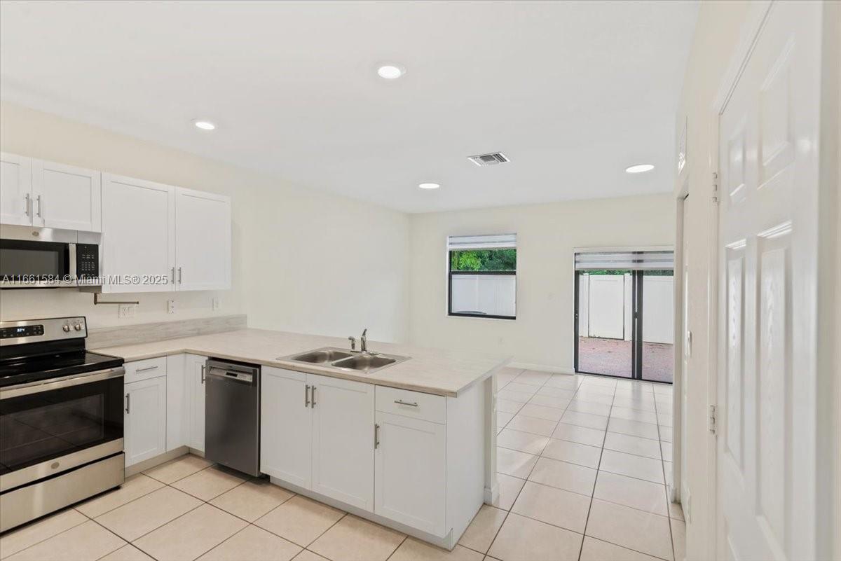 AQUABELLA NORTH REPLAT - Residential