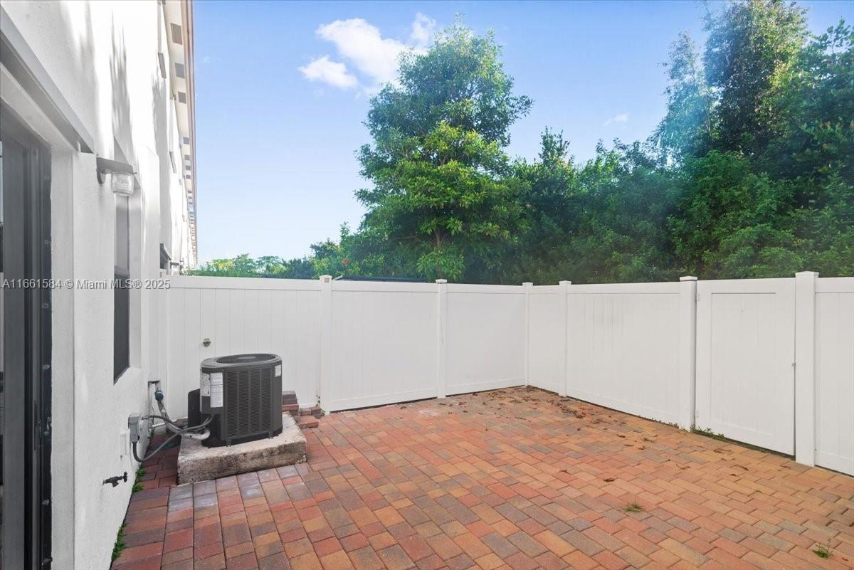 AQUABELLA NORTH REPLAT - Residential