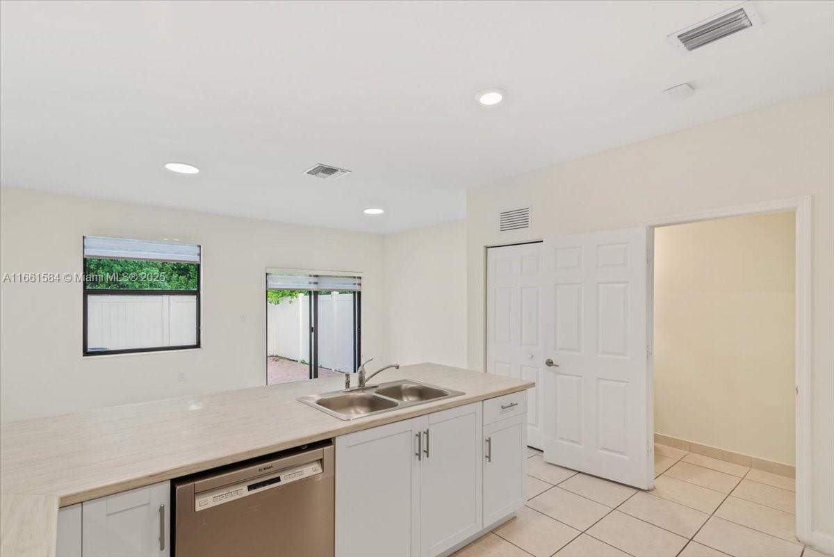 AQUABELLA NORTH REPLAT - Residential