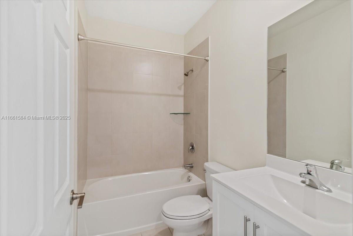 AQUABELLA NORTH REPLAT - Residential