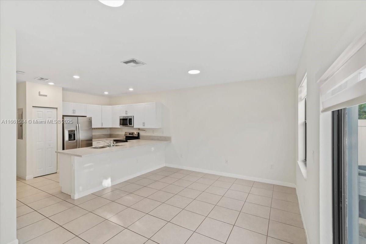 AQUABELLA NORTH REPLAT - Residential
