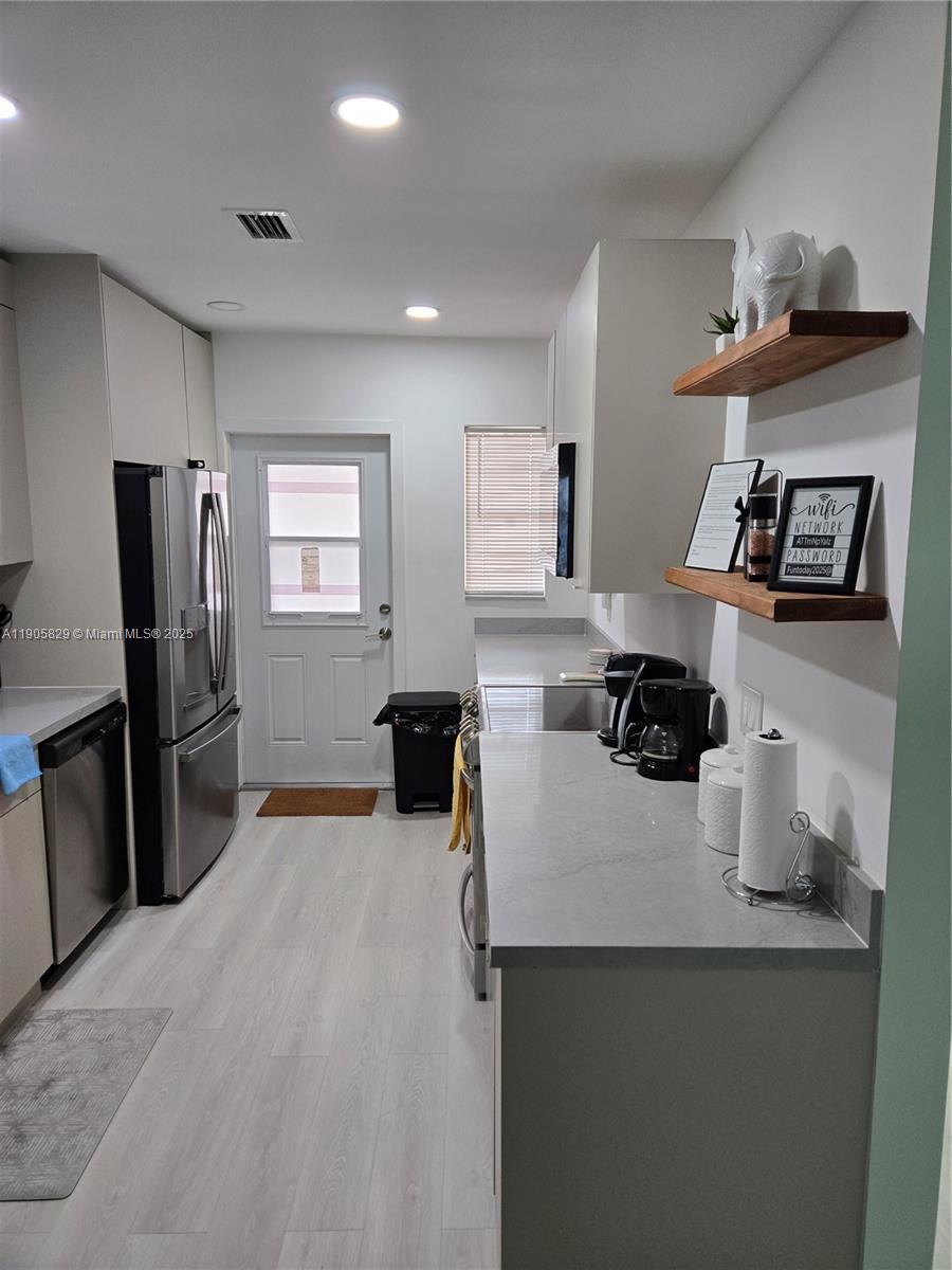 STAR LAKES ESTATES NO 8 C - Residential Lease