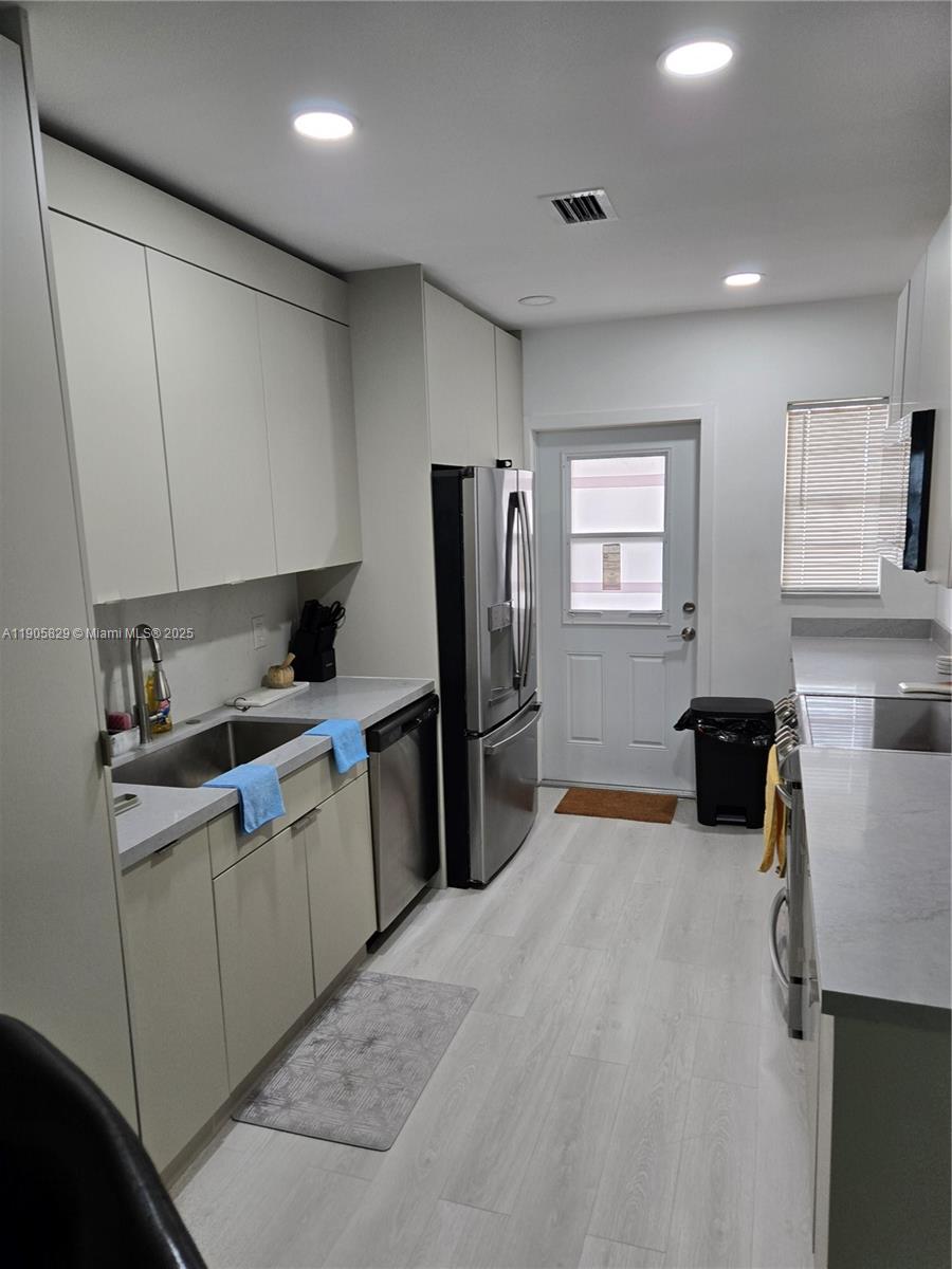 STAR LAKES ESTATES NO 8 C - Residential Lease