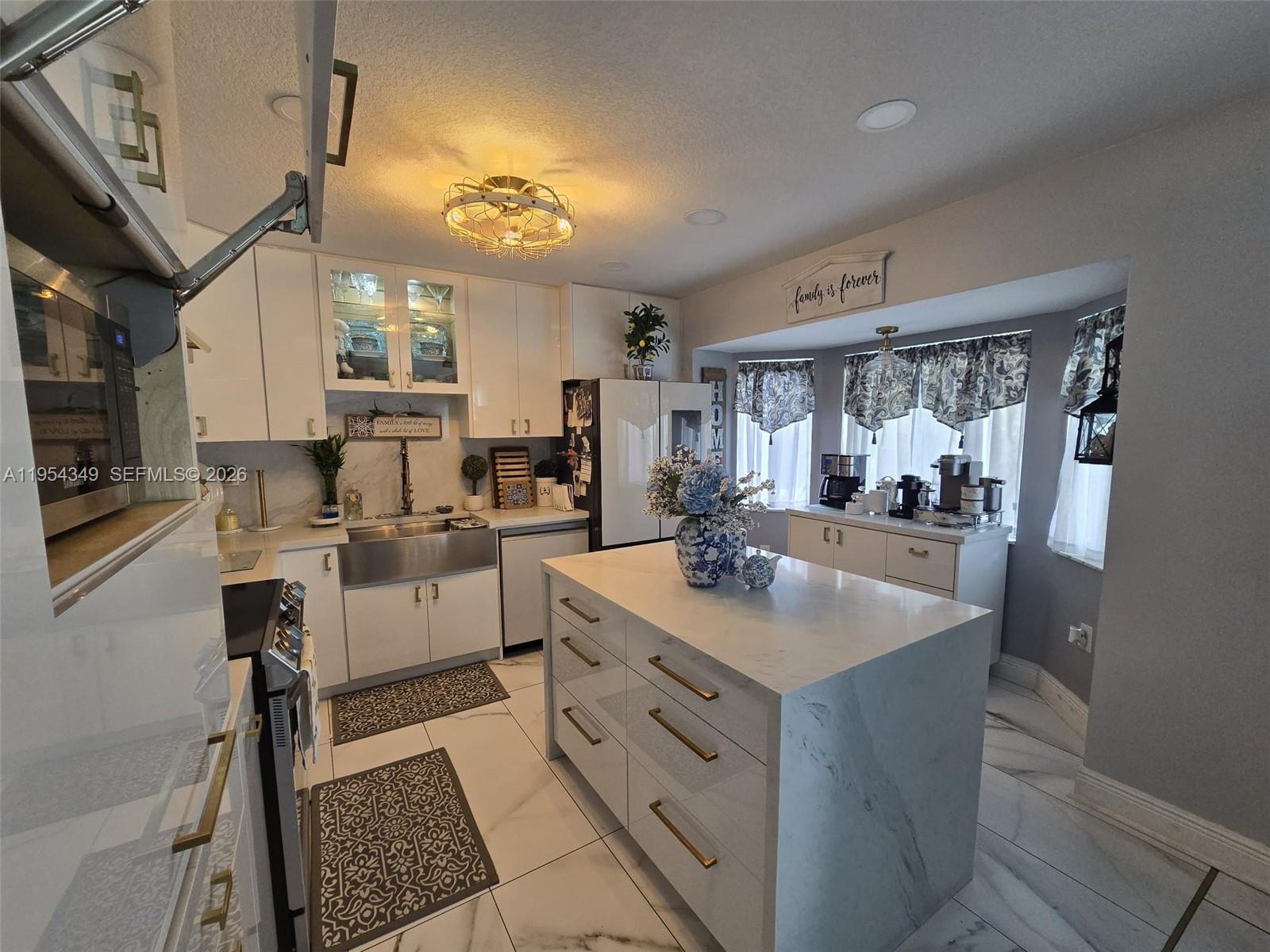 MAJESTIC ESTATES - Residential