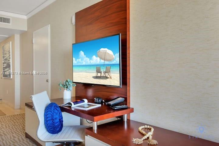 TRUMP INTERNATIONAL SONES - Residential