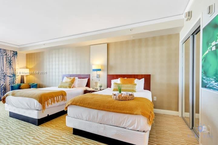 TRUMP INTERNATIONAL SONES - Residential