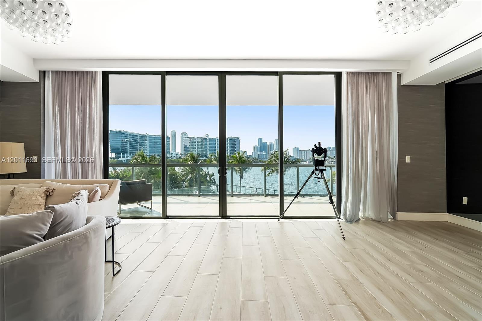 ECHO CONDO - Residential