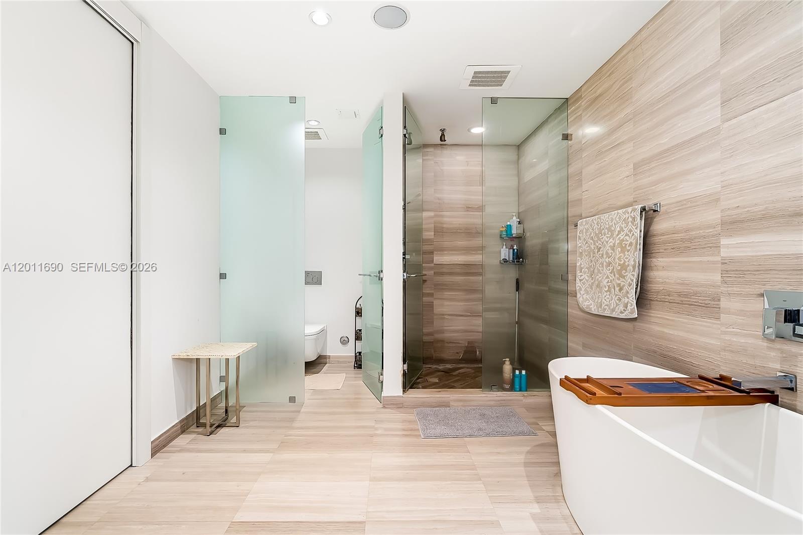 ECHO CONDO - Residential