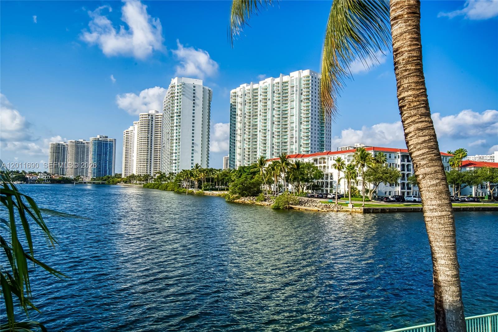 ECHO CONDO - Residential