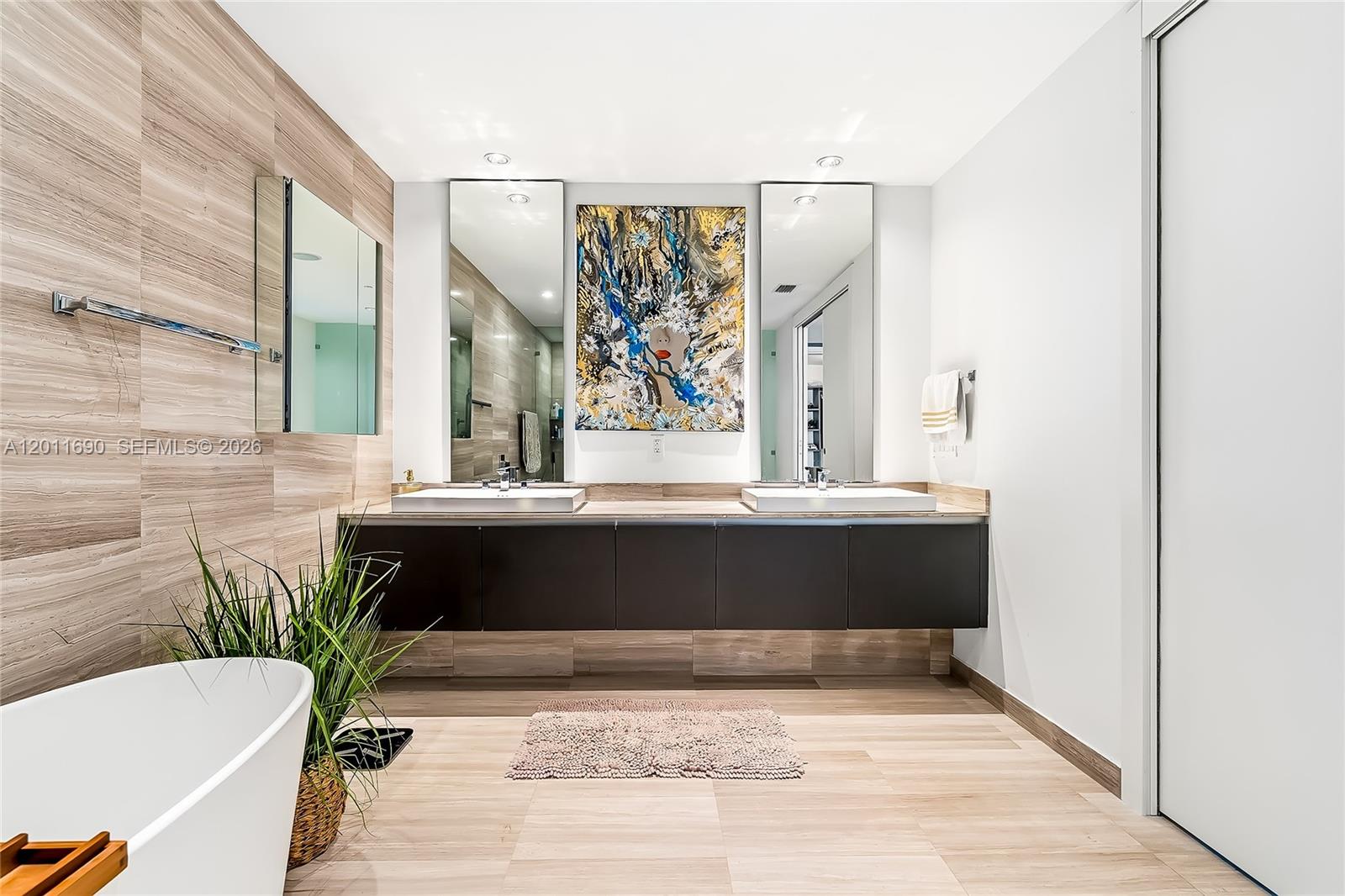 ECHO CONDO - Residential