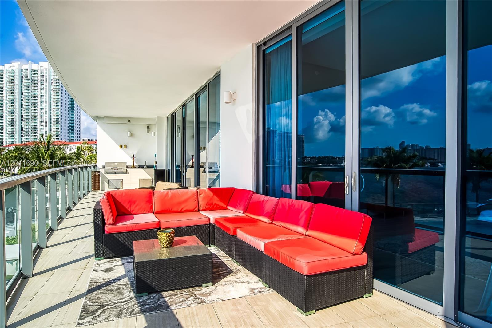 ECHO CONDO - Residential