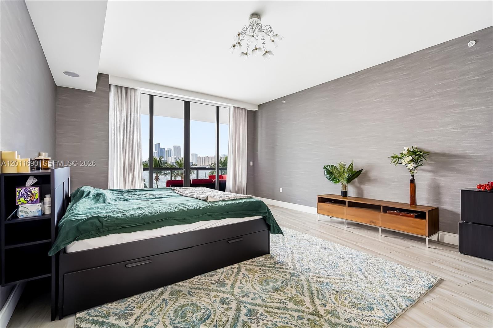 ECHO CONDO - Residential