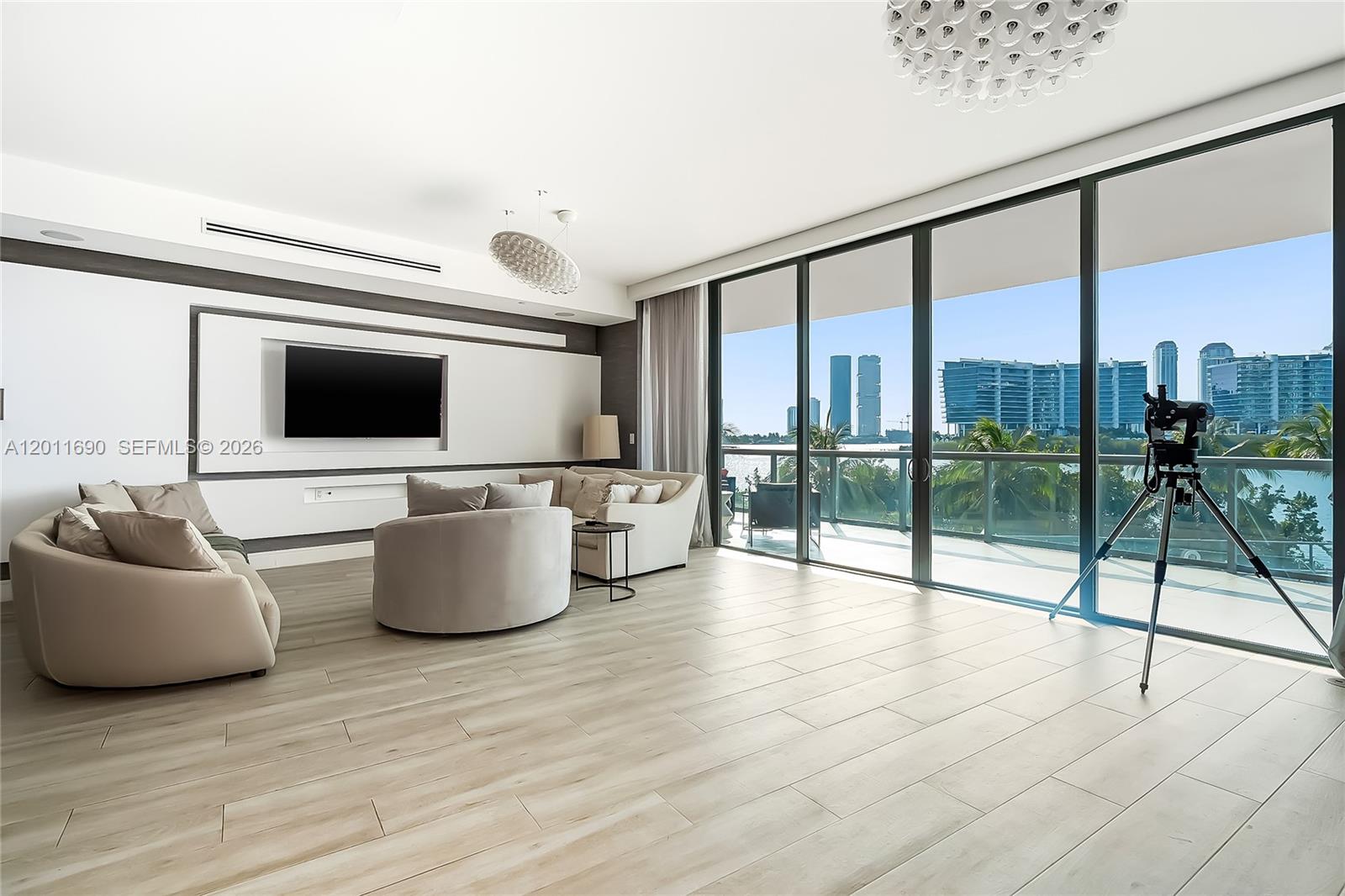 ECHO CONDO - Residential