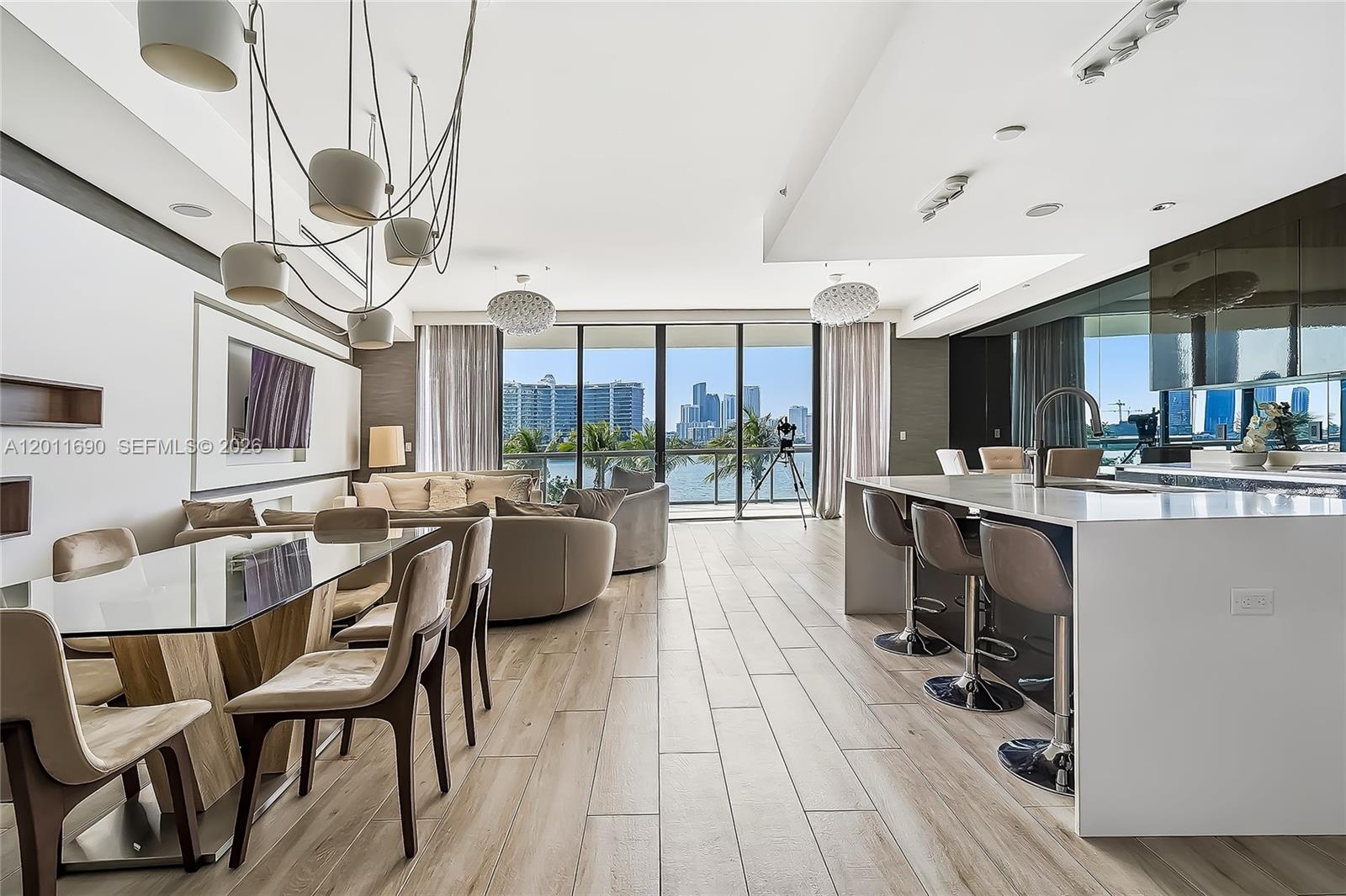 ECHO CONDO - Residential