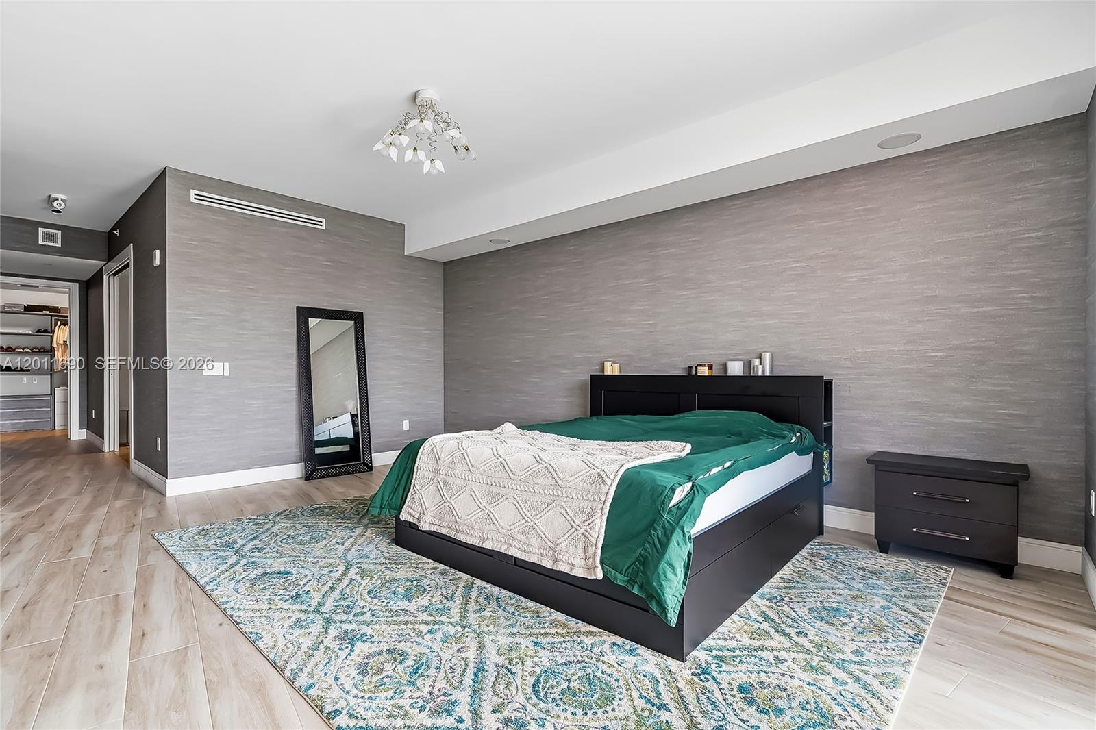 ECHO CONDO - Residential