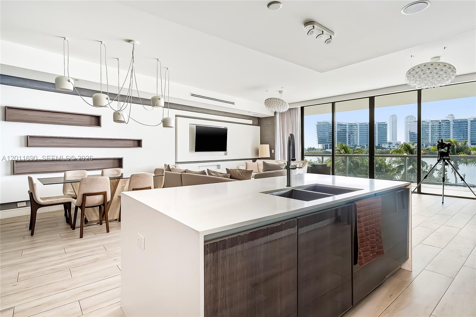 ECHO CONDO - Residential