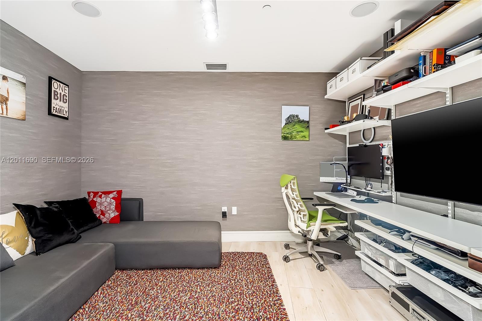 ECHO CONDO - Residential