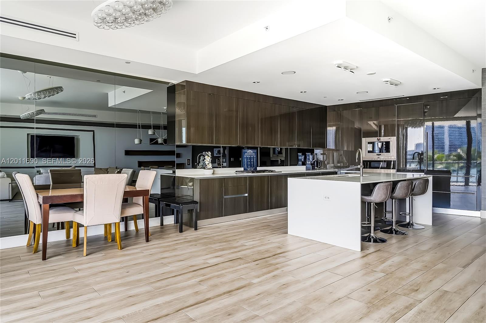 ECHO CONDO - Residential
