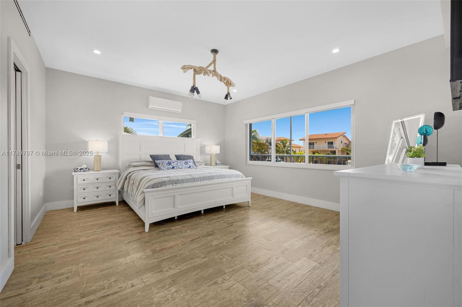 PORT LARGO - Residential