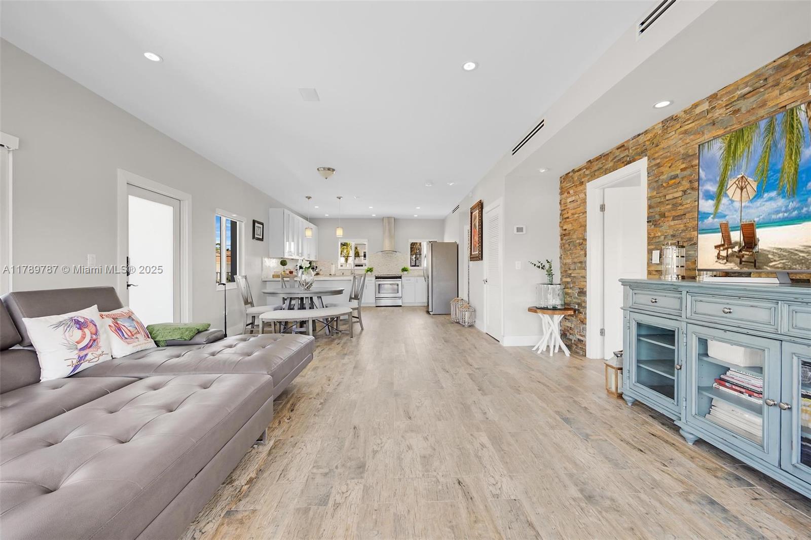 PORT LARGO - Residential