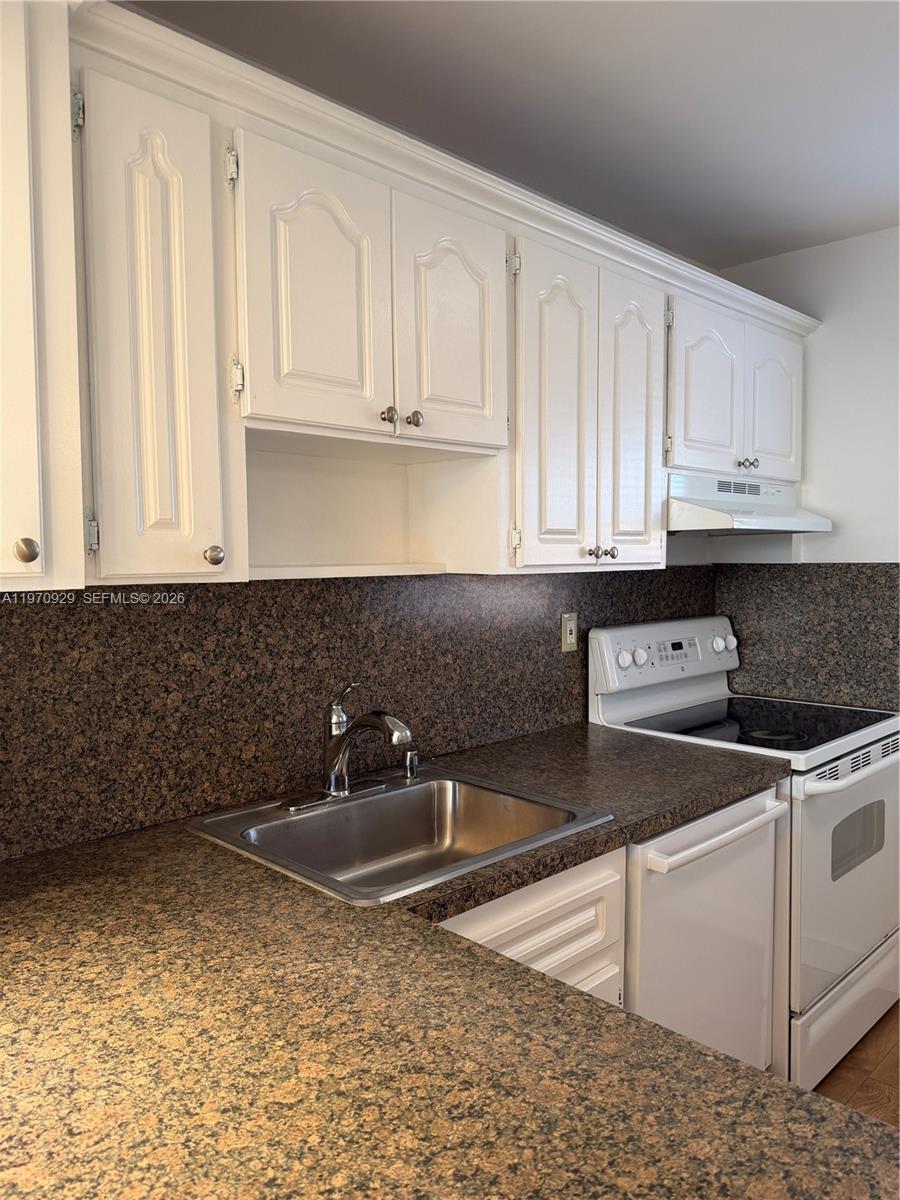WATERWAY PLAZA CONDO - Residential Lease
