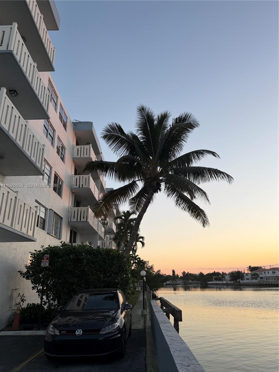WATERWAY PLAZA CONDO - Residential Lease