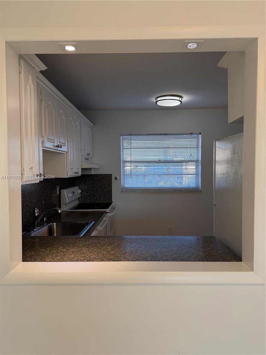 WATERWAY PLAZA CONDO - Residential Lease