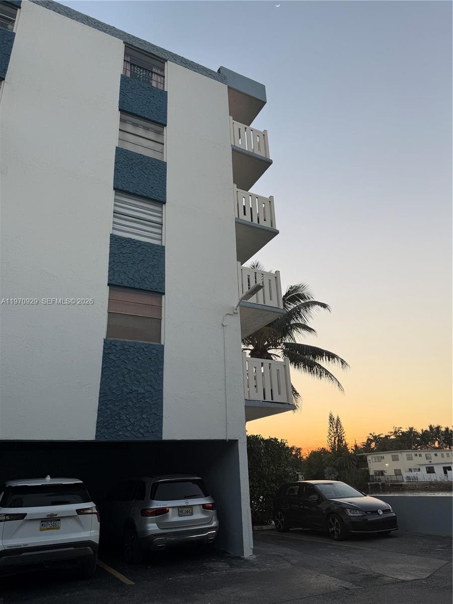 WATERWAY PLAZA CONDO - Residential Lease