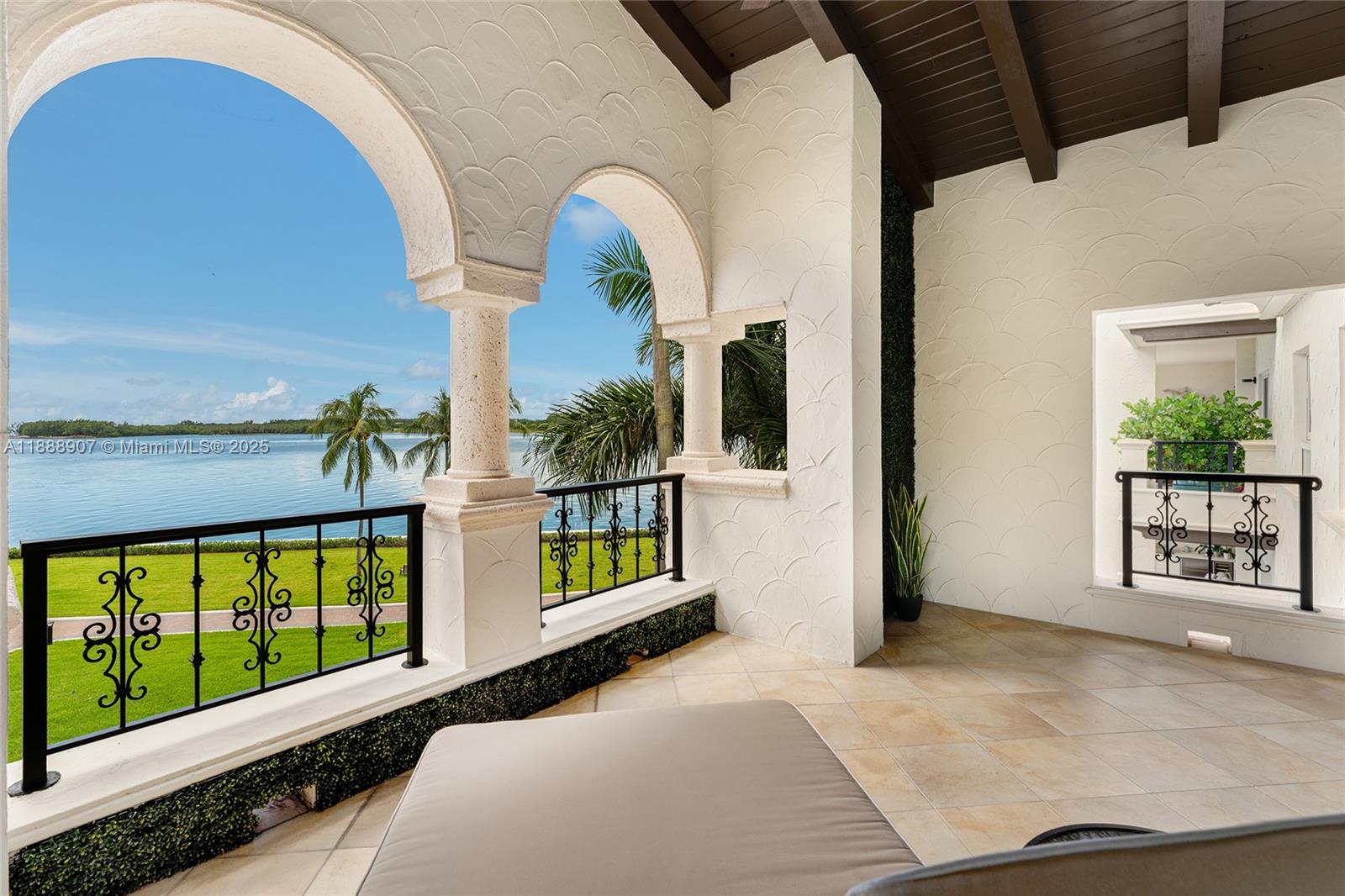 2331 Fisher Island Dr 4301
