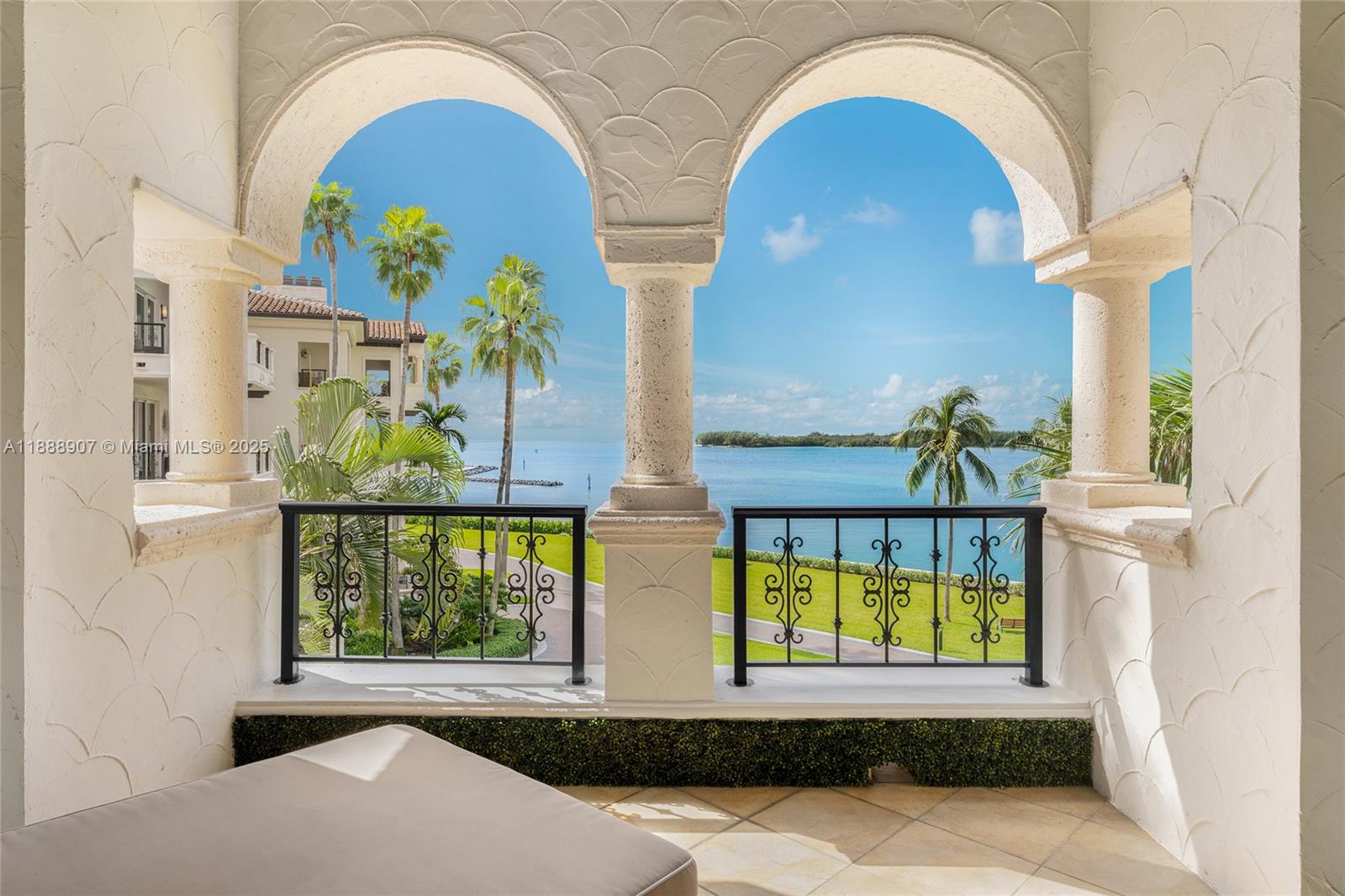 2331 Fisher Island Dr 4301