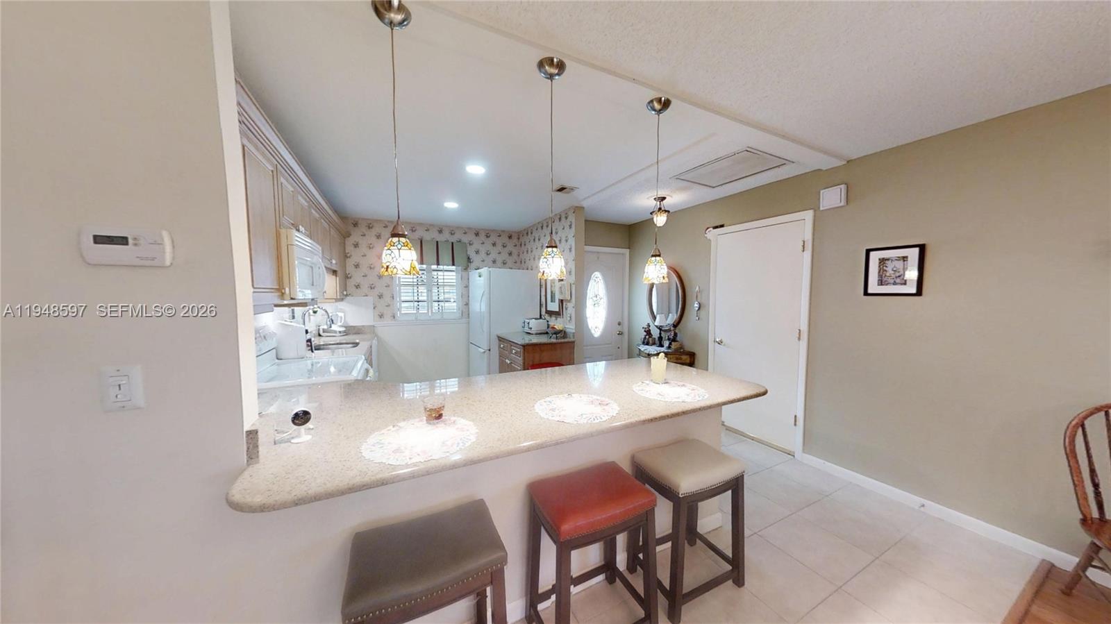 1527 Edgewater Circle