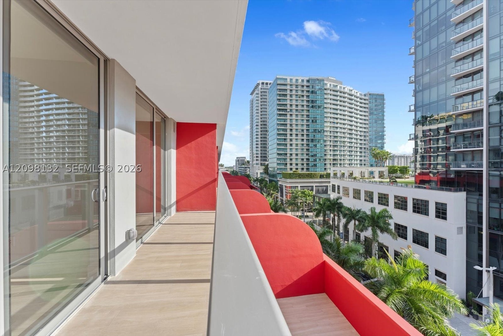 90 NE 32nd St 703