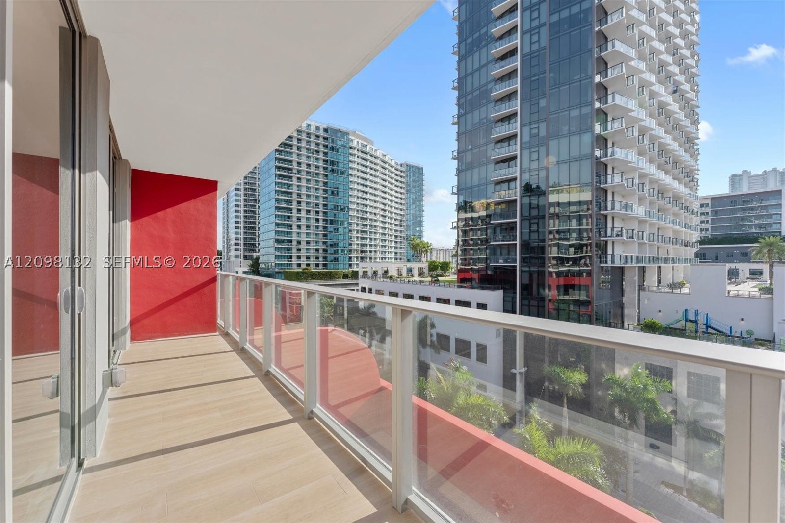 90 NE 32nd St 703
