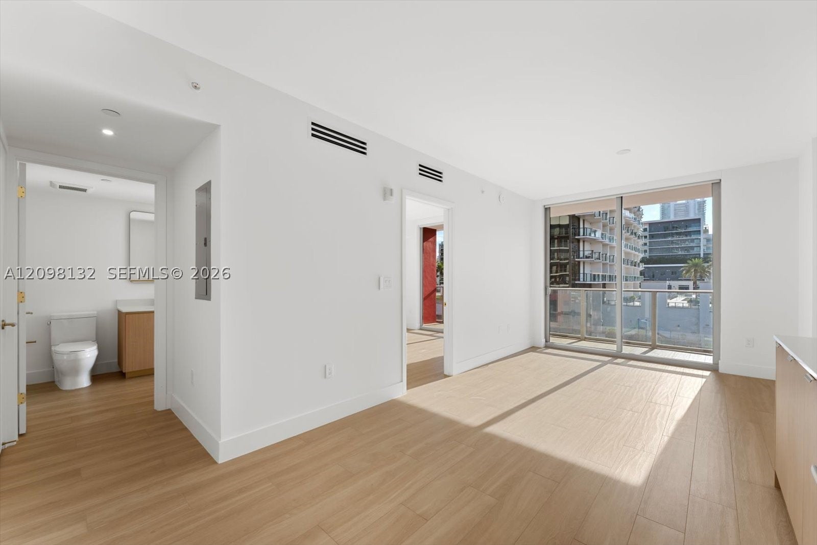 90 NE 32nd St 703