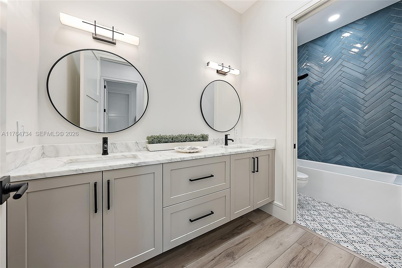 Tequesta Country Club - Residential