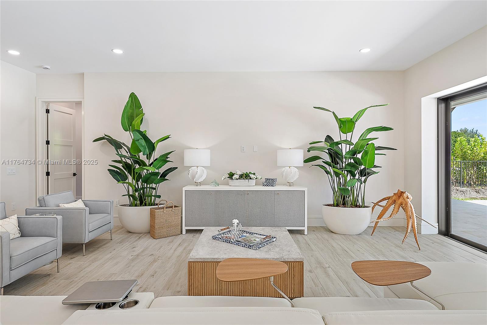 Tequesta Country Club - Residential