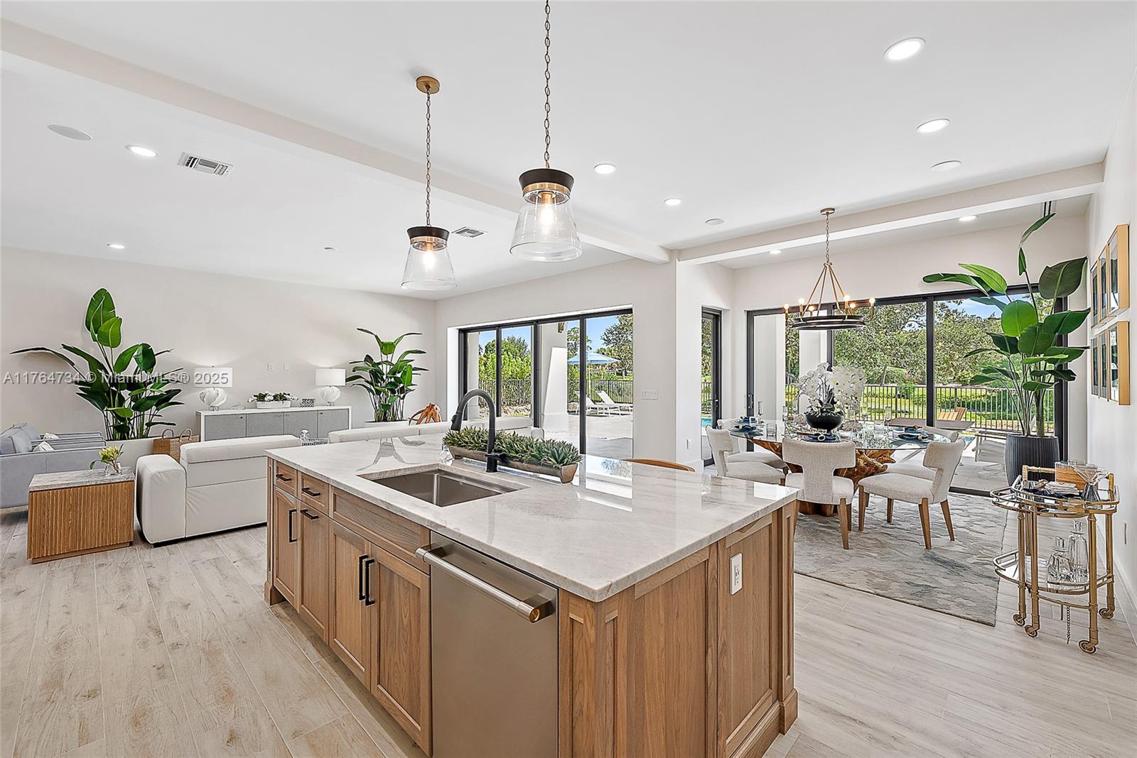 Tequesta Country Club - Residential