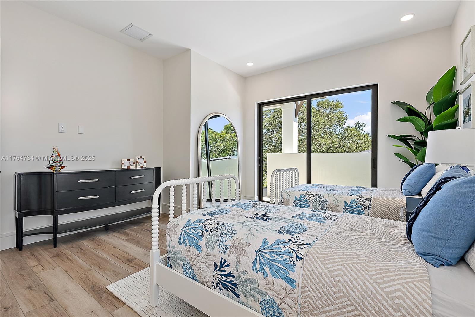 Tequesta Country Club - Residential