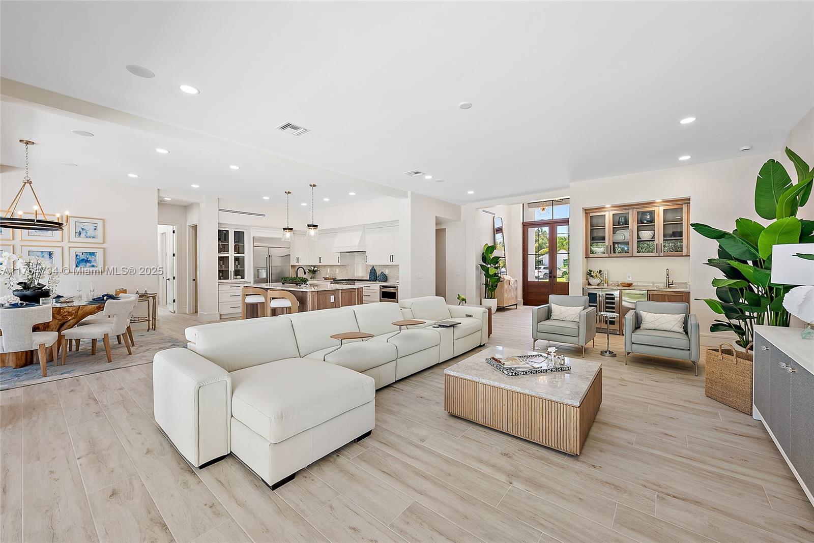 Tequesta Country Club - Residential