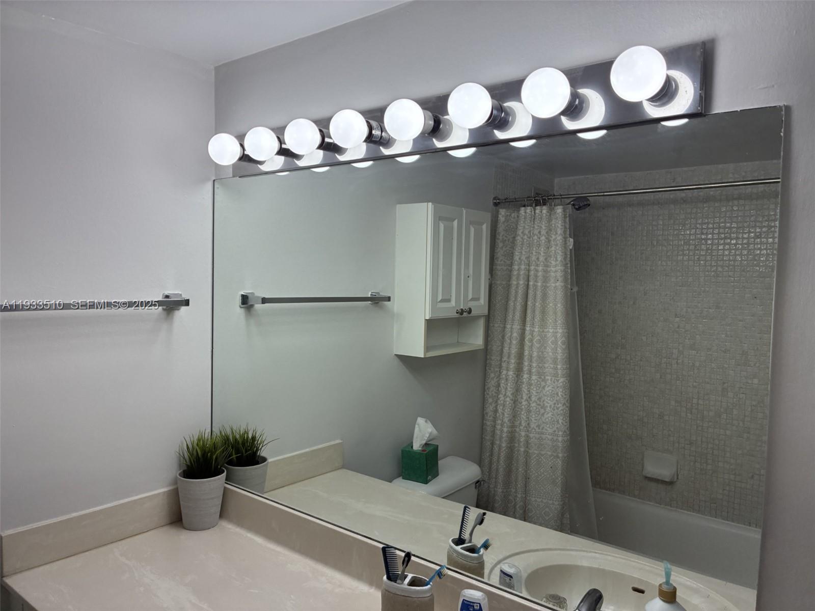 MIRADOR 1000 CONDO - Residential