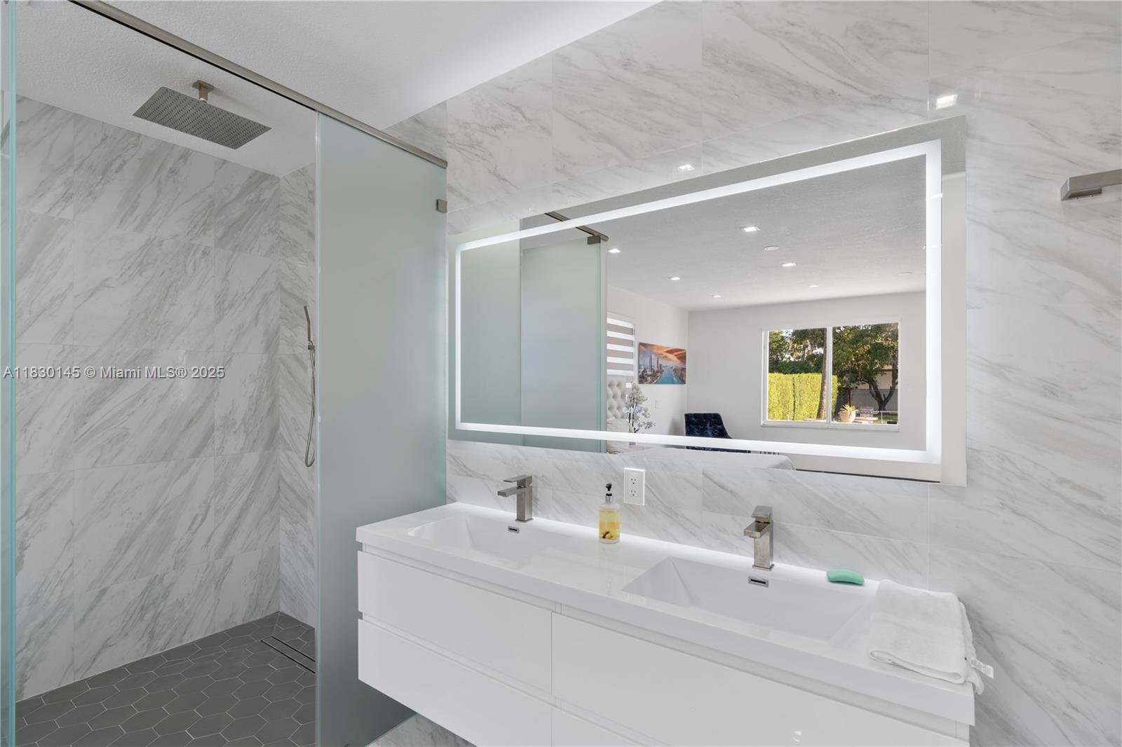 J G HEADS FARMS - Residential Lease